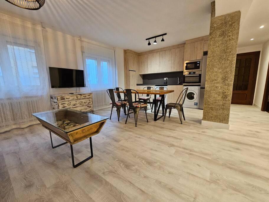 1A108 Amplio Y Moderno Apartamento 기욘 외부 사진